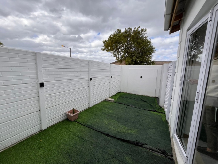 4 Bedroom Property for Sale in Malibu Village Western Cape